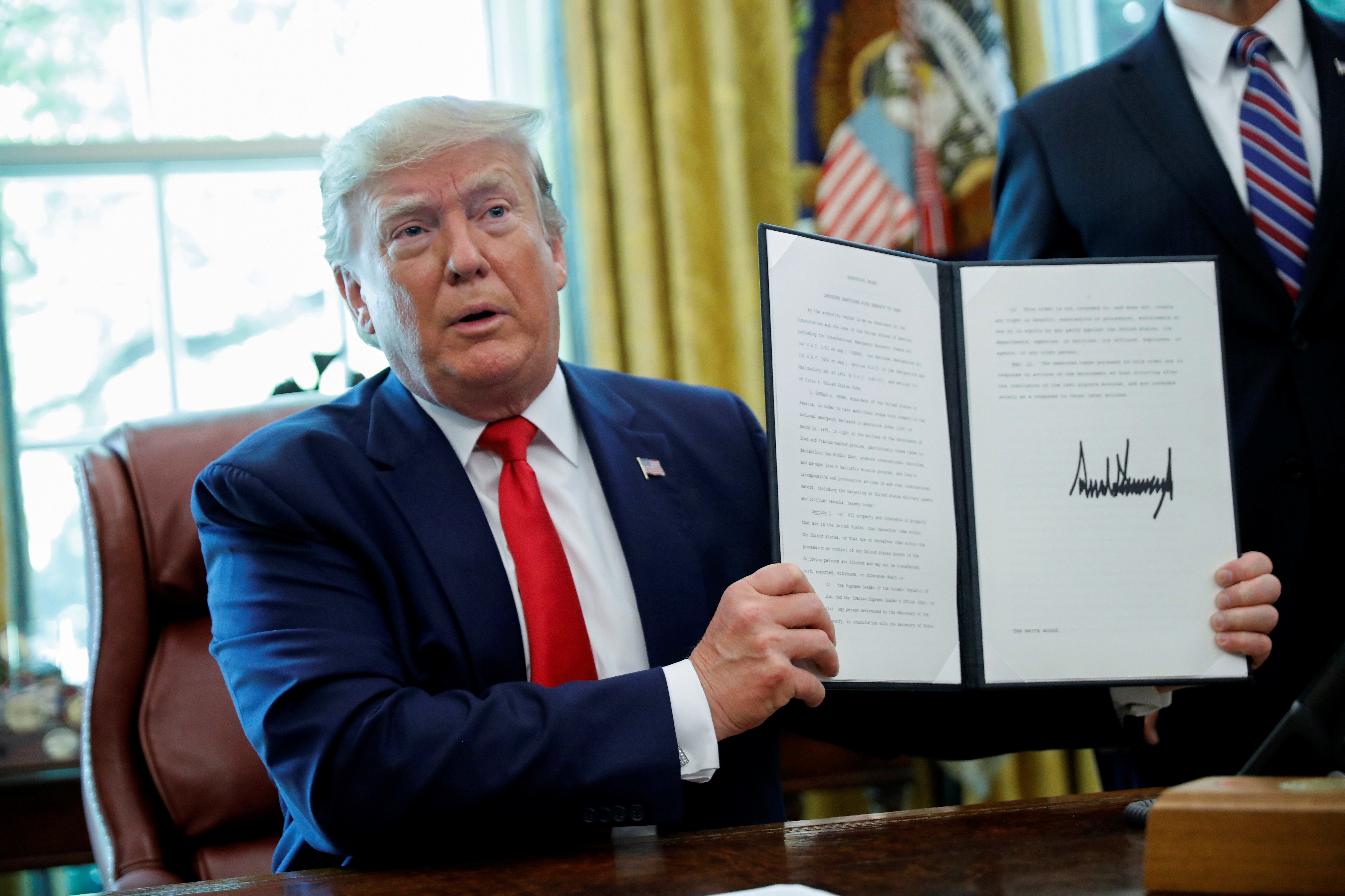 Juíza proíbe Trump de bloquear fundos de escolas com políticas de diversidade e inclusão