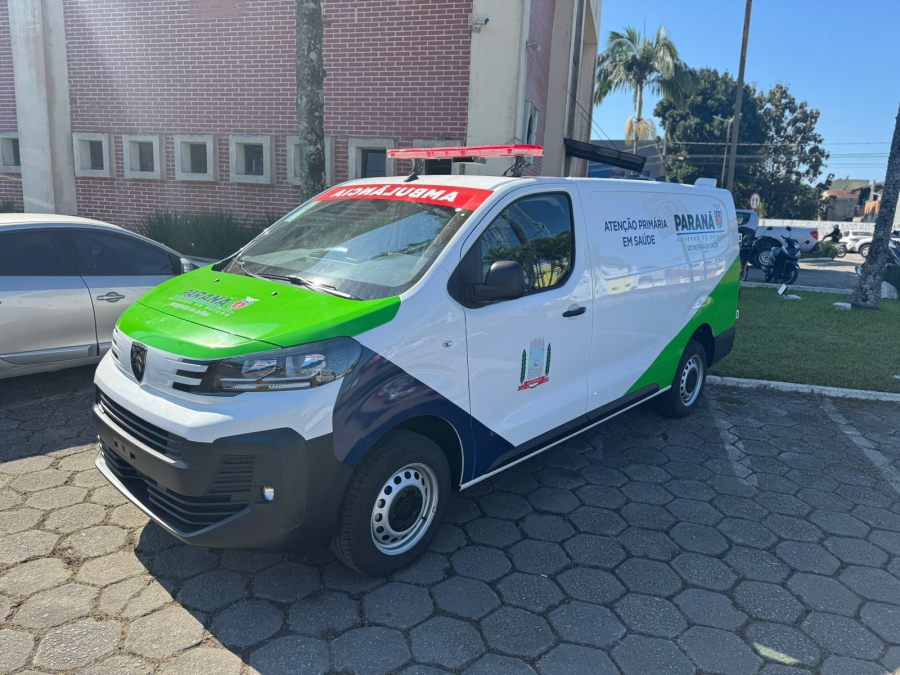 Matinhos recebe uma nova ambulância para fortalecer a estrutura da rede municipal de Saúde