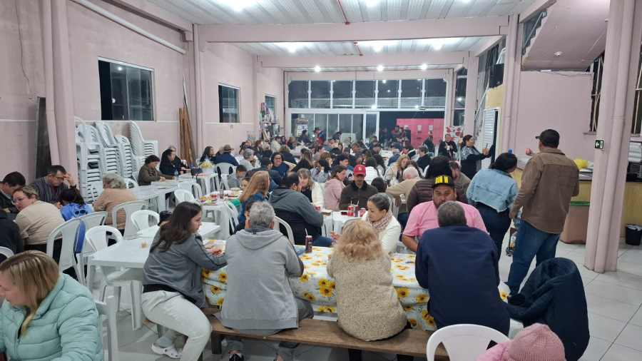Festa Tradicional da Paróquia Sant’Ana segue até o dia 27 de julho e movimenta a comunidade de Matinhos