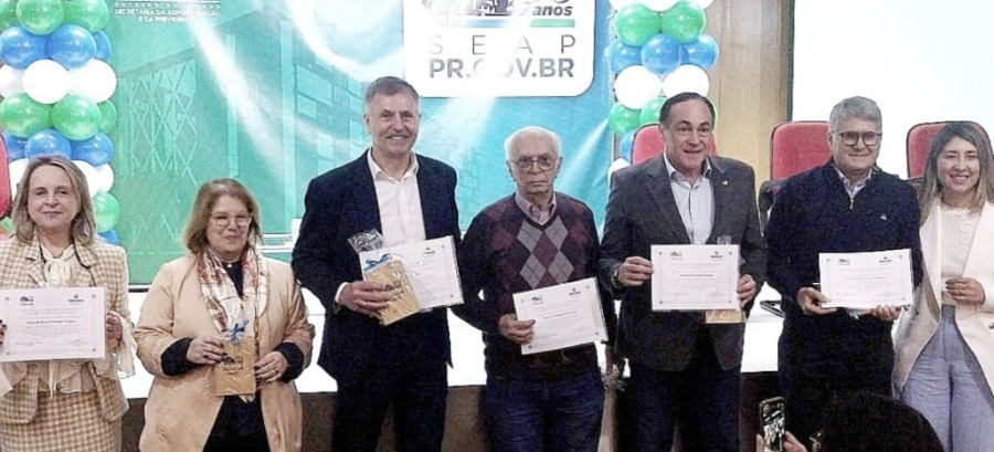 GOVERNO DO PARANÁ HOMENAGEIA STEPHANES PAI E FILHO POR AVANÇOS NA ADMINISTRAÇÃO PÚBLICA